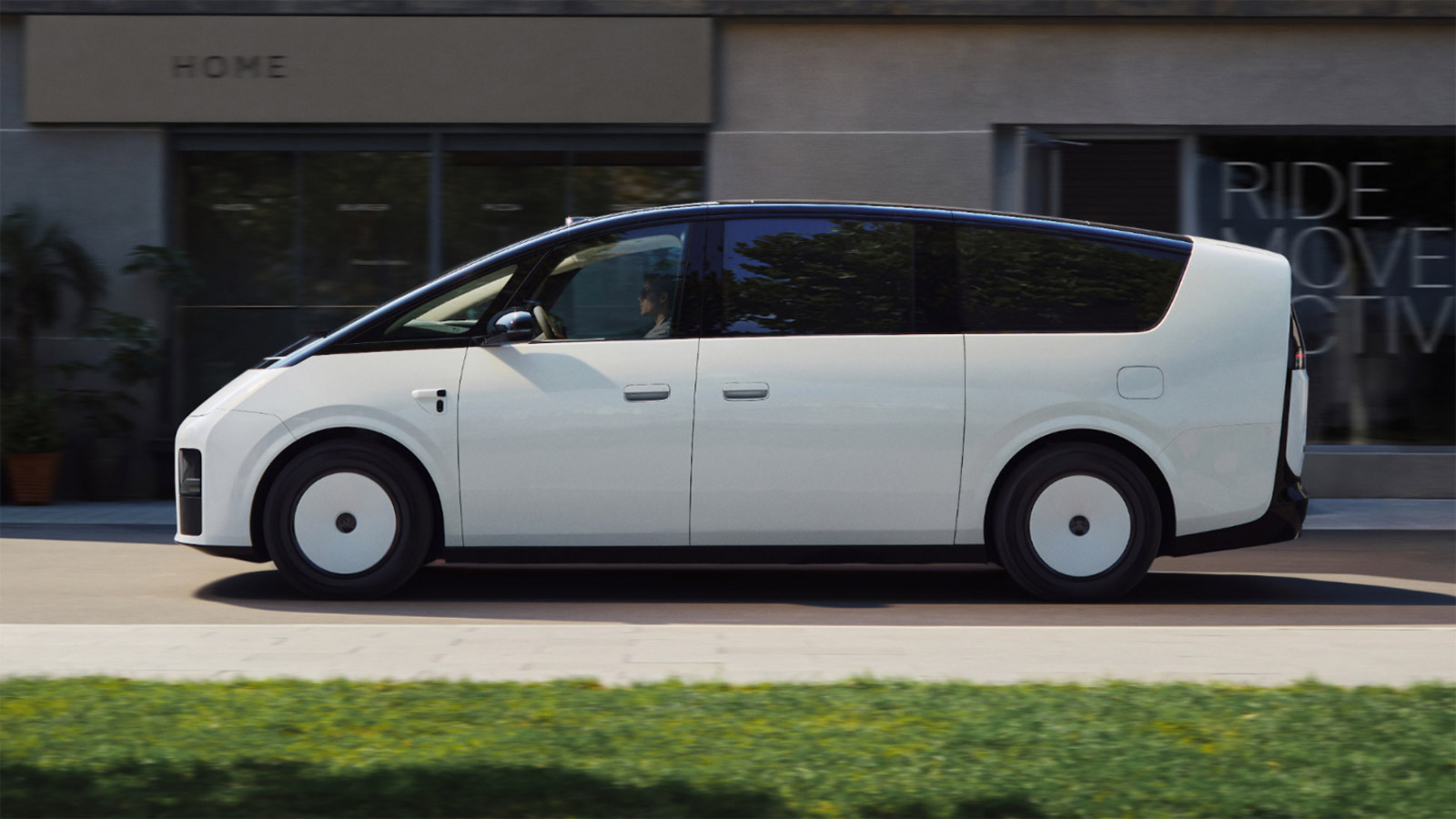 Li Auto Unveils Next-Gen Mega MPV Set for September 2 Launch
