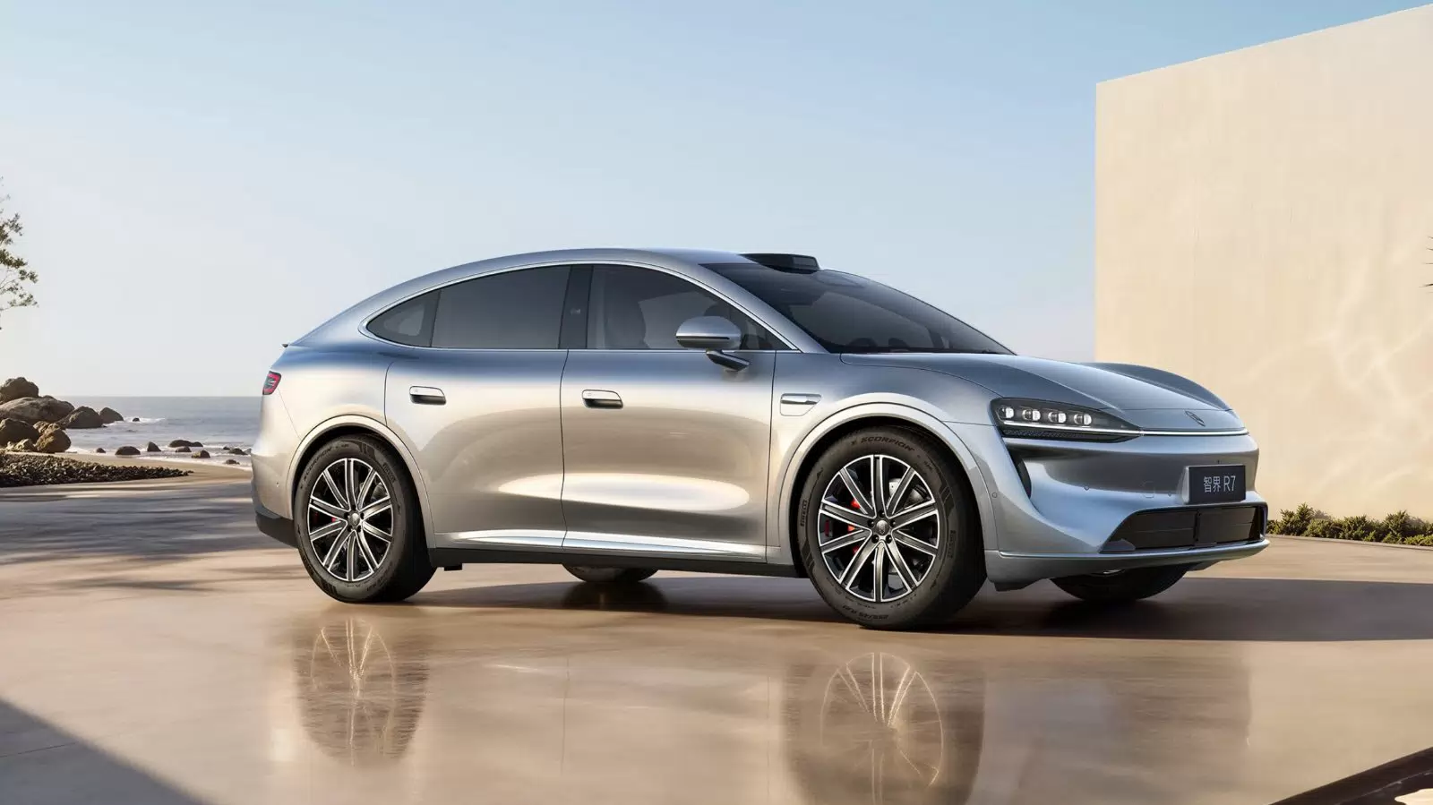 Luxeed R7 updated SUV drops price, offers up to 855 km range